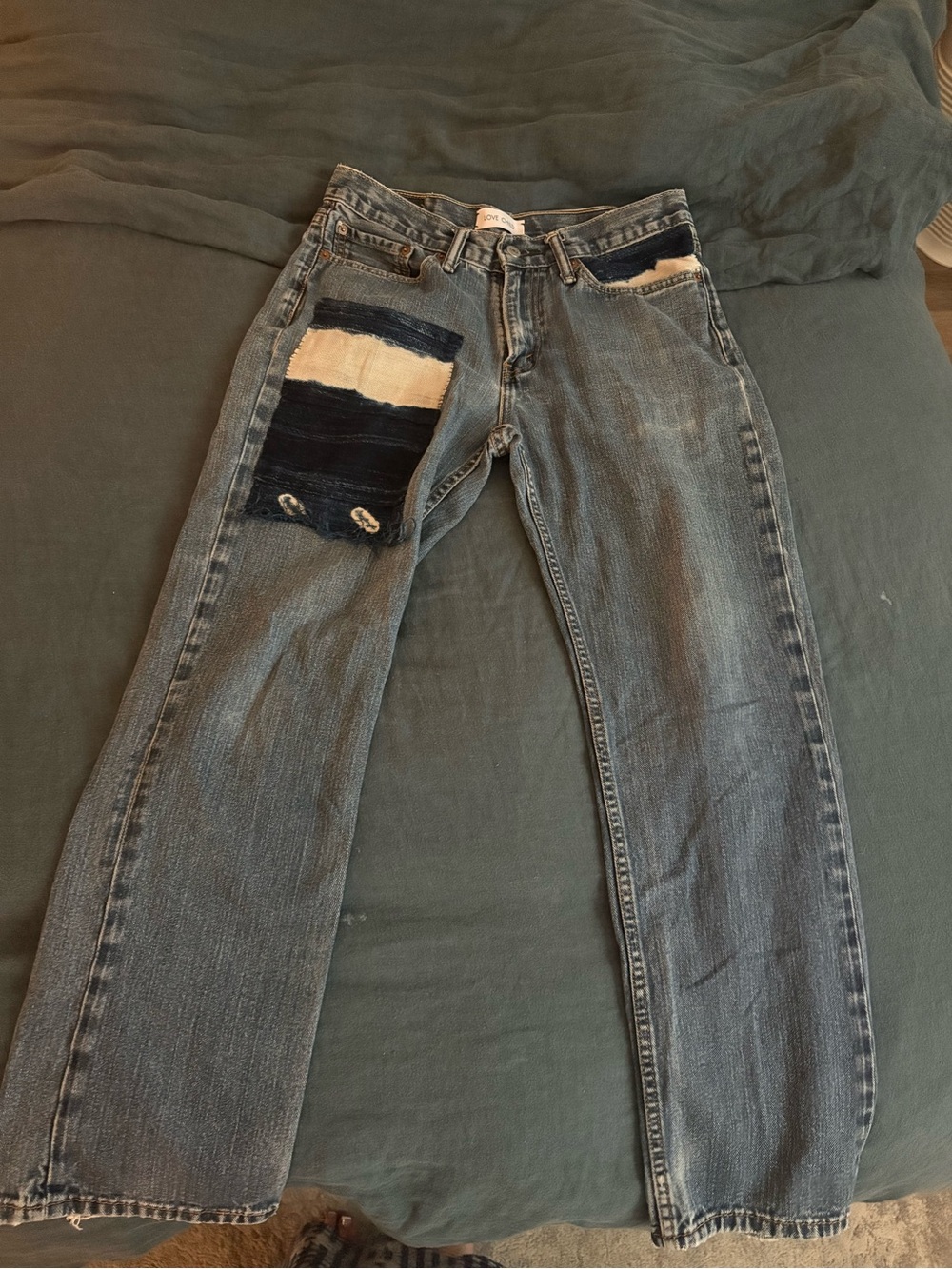 Levi's Women's Blue Denim Ankle Jeans with Contrasting Patch